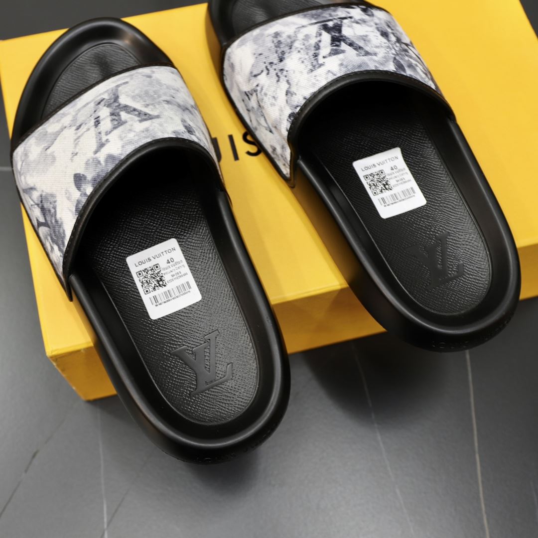 Louis Vuitton Slippers